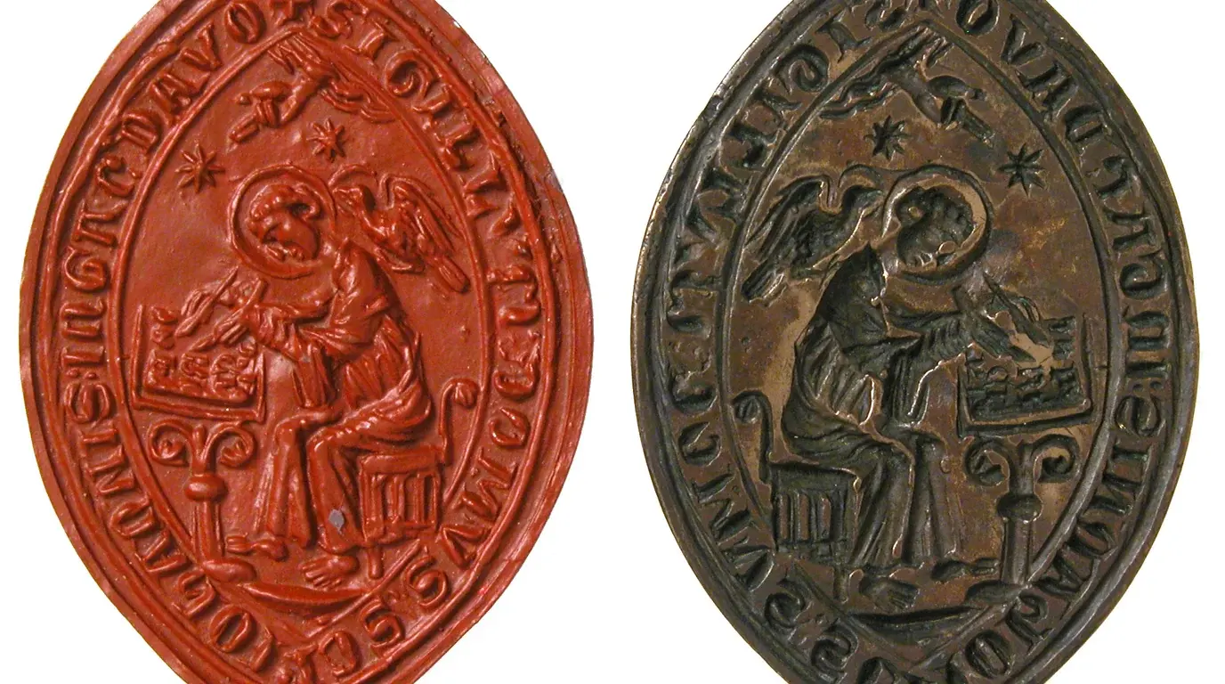 A seal matrix in 13th-century style beside its red wax impression, each showing a seated figure ringed by a Latin inscription.